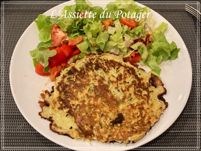 Blinis de courgettes et salade