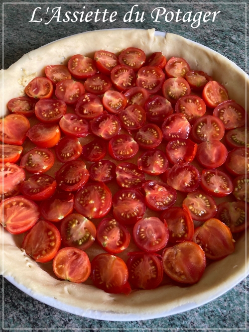 quiche aux tomates cocktail avant cuisson